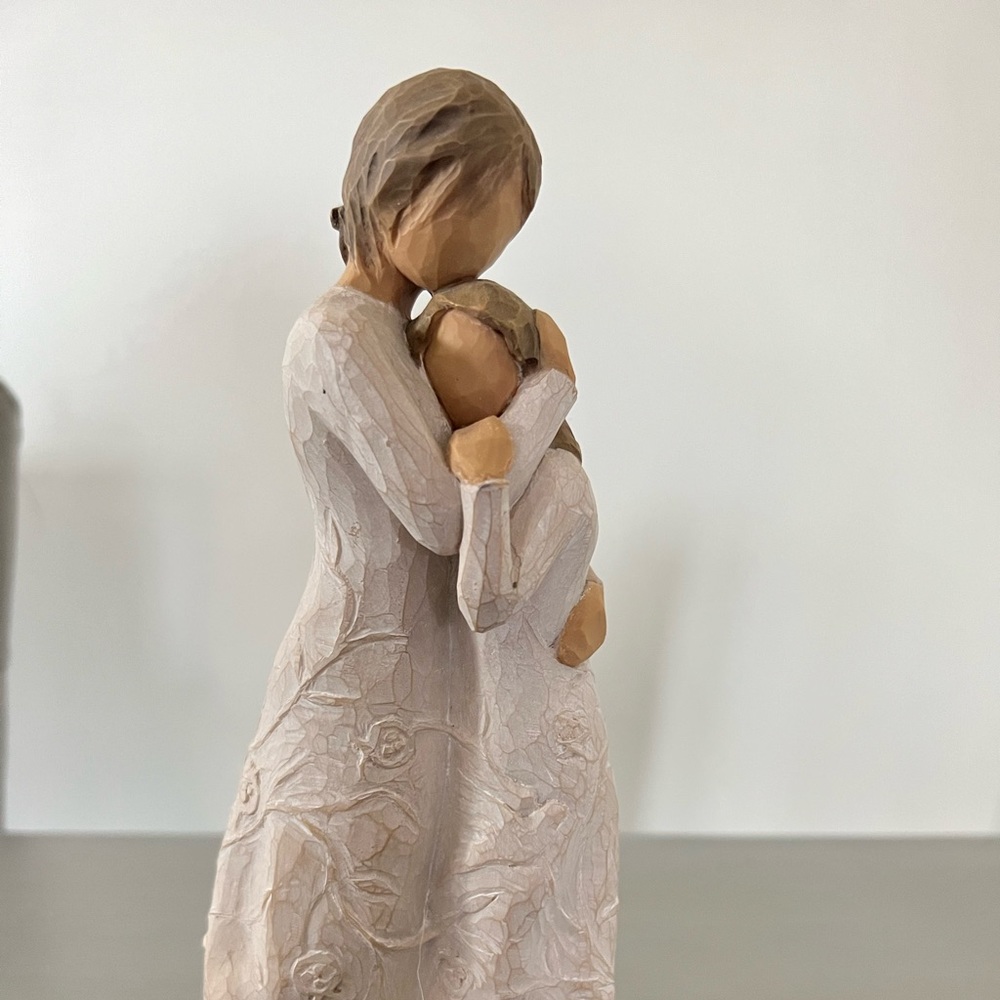 Willow tree “Close to me”